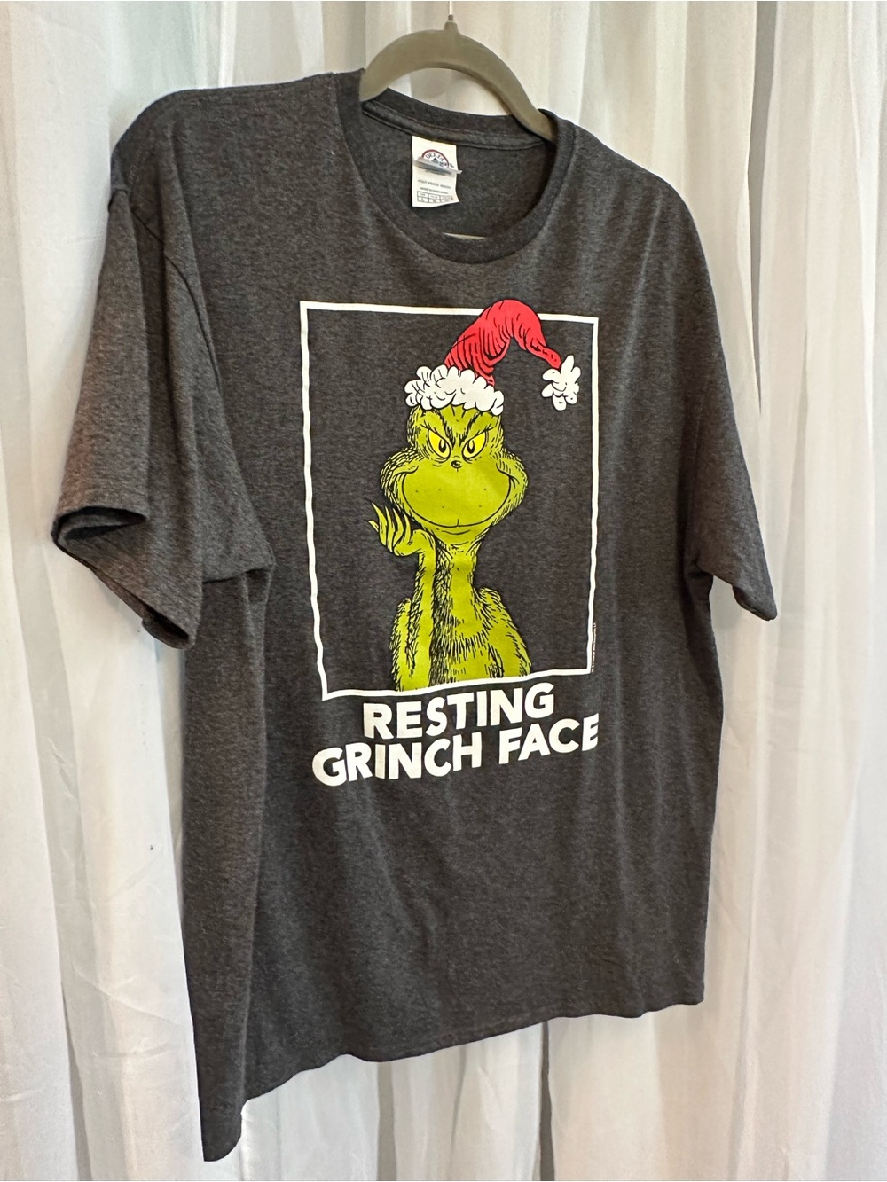 Women’s Charcoal 'Resting Grinch Face' Graphic Tee - Delta Pro Weight